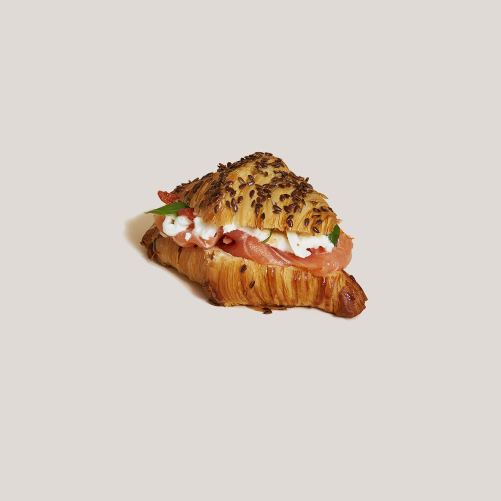 Croissant de salmón y mozzarella